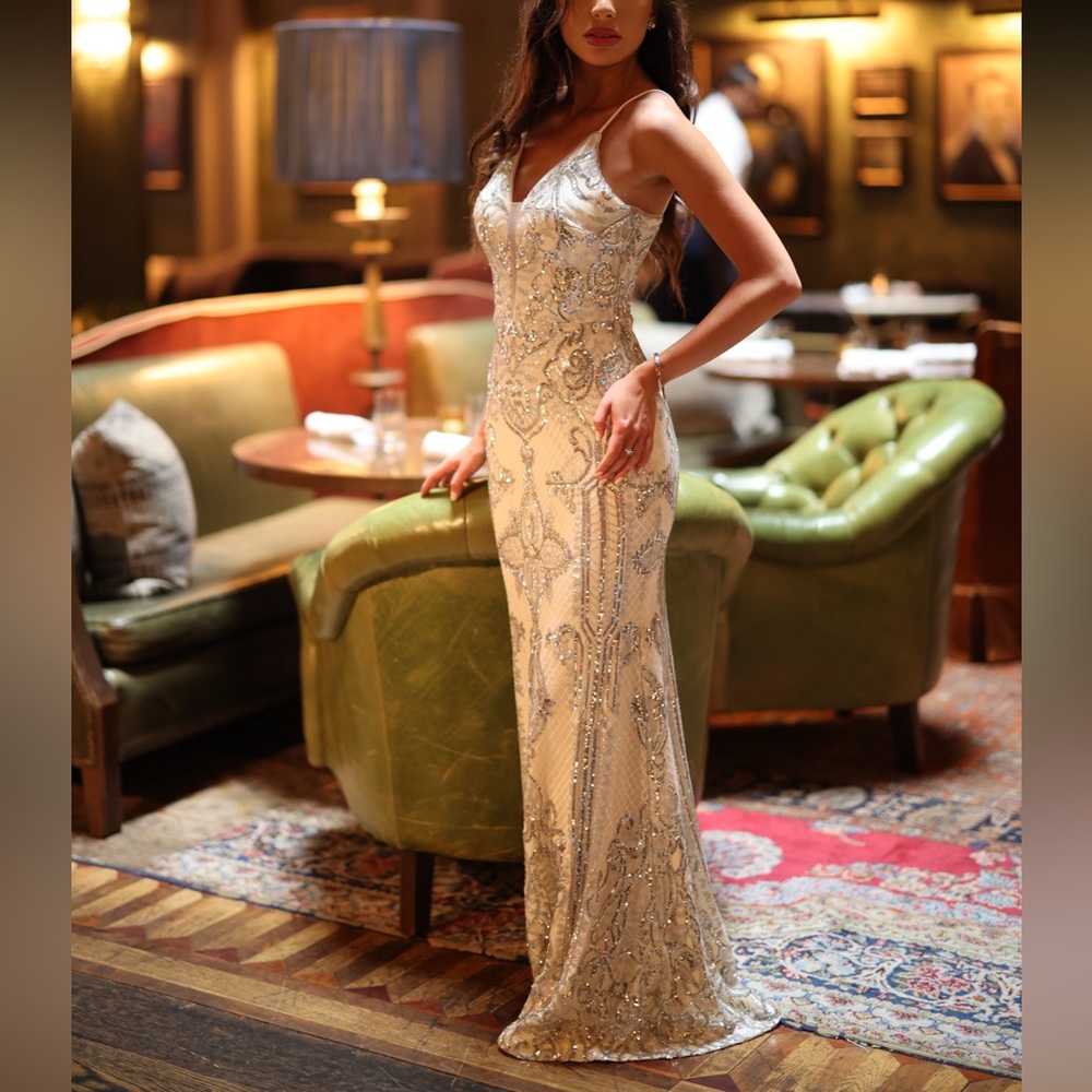 NWT Betsy & Adam white and silver sequined luxury gown /  bridal or engagement 0